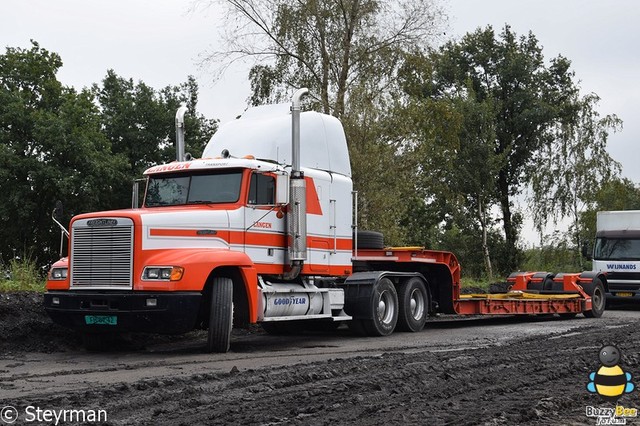 DSC 0370-BorderMaker Truck in the Koel 2014