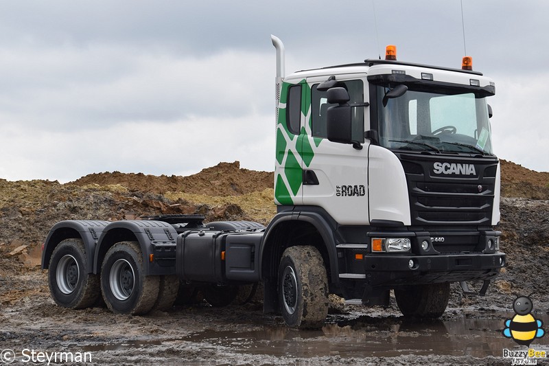 DSC 0791-BorderMaker - Truck in the Koel 2014