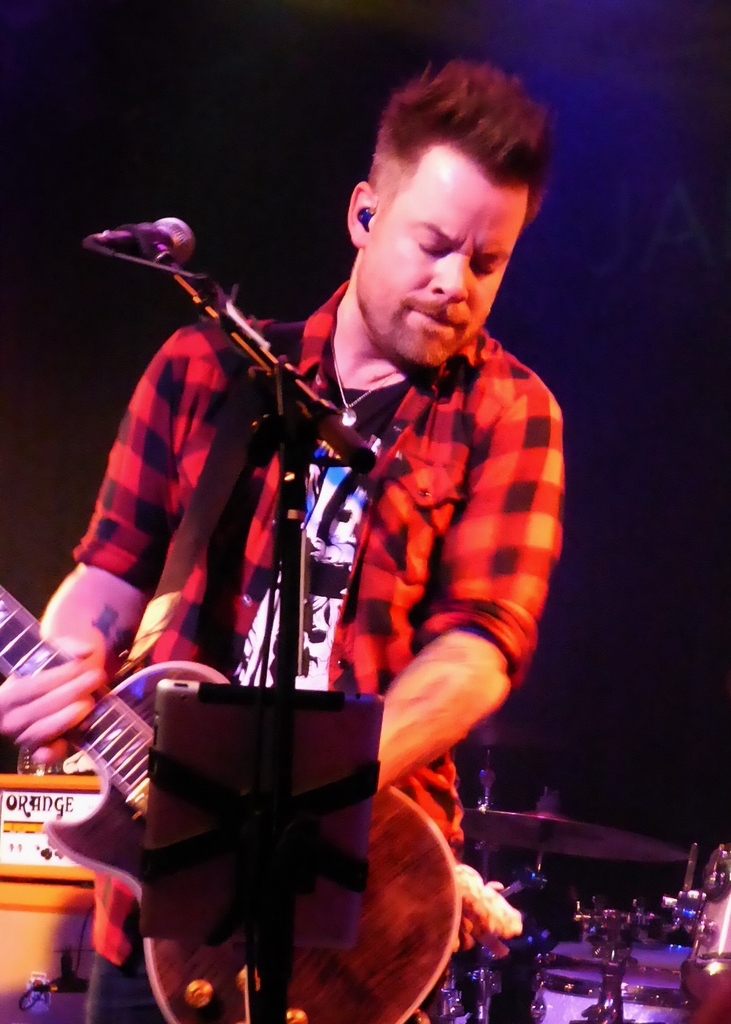 P1270510 David Cook - Jammin' Java 12-2-2014