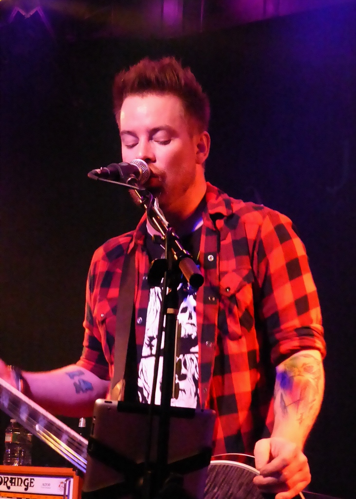 P1270465 David Cook - Jammin' Java 12-2-2014