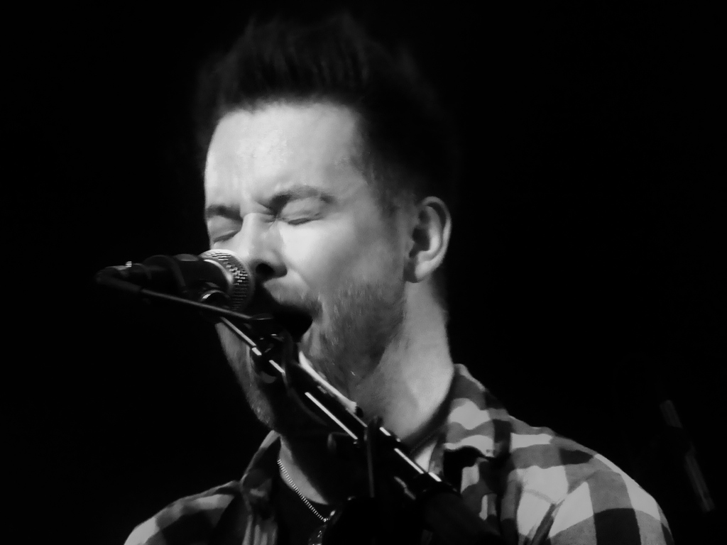 P1270495 David Cook - Jammin' Java 12-2-2014