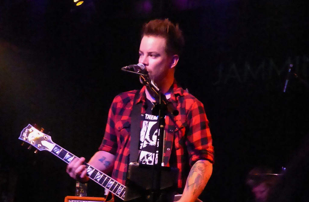 P1270486 David Cook - Jammin' Java 12-2-2014