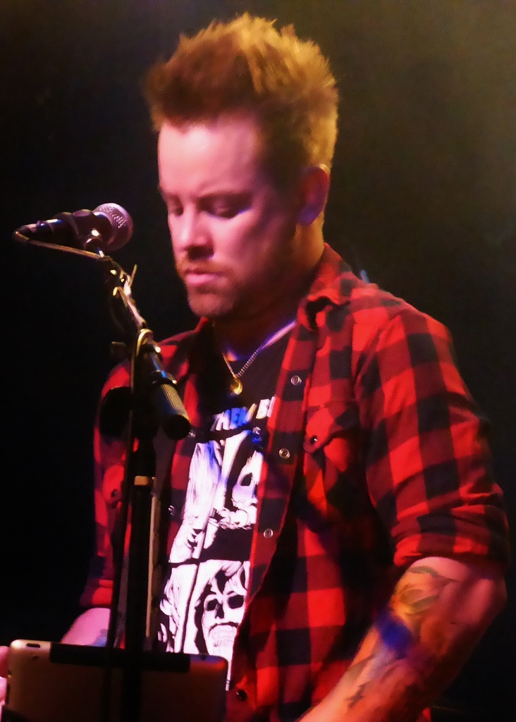 P1270445 David Cook - Jammin' Java 12-2-2014