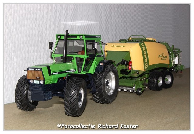 Deutz DX 230 met Krone Big Pack pers-BorderMaker Richard