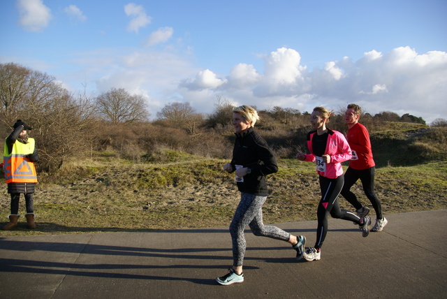 DSC05271 5 en 10 km loop Westvoorne 4-1-2015