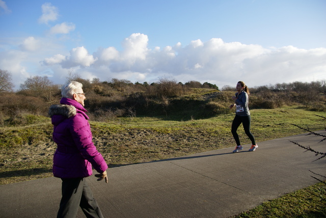 DSC05276 5 en 10 km loop Westvoorne 4-1-2015