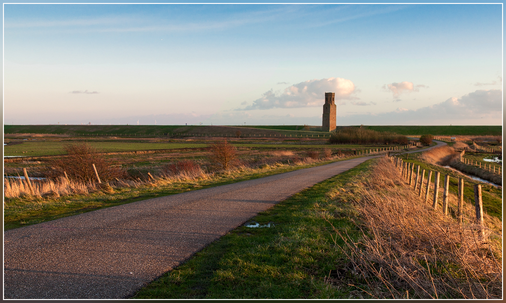  DSC9710 Road to the tower kleiner - 