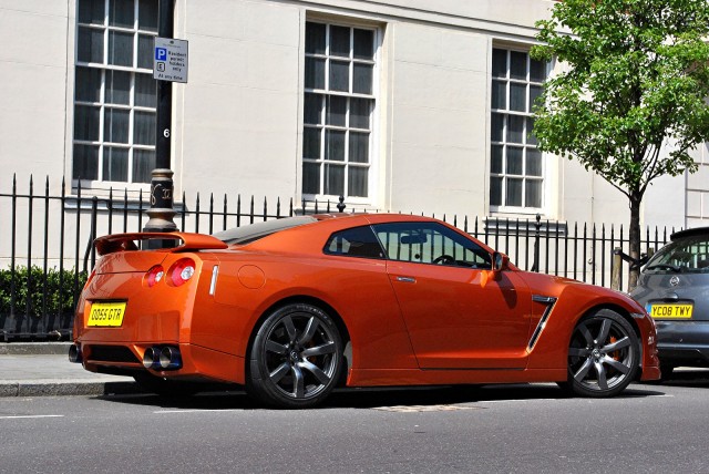 Orange-Nissan-GTR-640x428 Picture Box