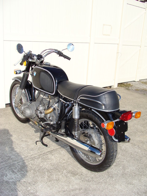 2976369 '71 R75-5, Black Cosmetic Restortation 012 2976369 1971 BMW R75/5 SWB, Black. Only 13,000 original miles. Cosmetic Restoration, deep Service, new Battery, Tires, Mufflers. Much more!