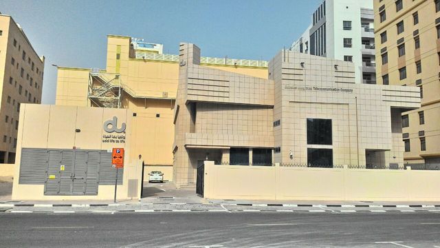 Al Barsha DC3 Picture Box