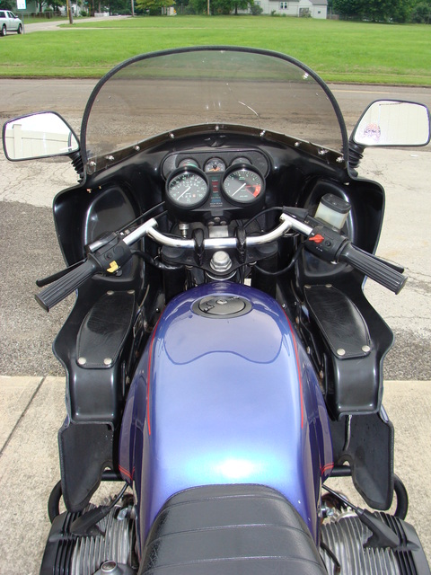 6175202 '81 R100T Rabid, Konis, Krauser, Reynolds  SOLD......6175202 1981 BMW R100T, custom Blue Smoke paint. Rabid Transit Fairing with Lowers. Krauser Saddlebags, Koni Shocks, Reynolds centerstand, Brown Sidestand, Major 10K Service, plus much more.