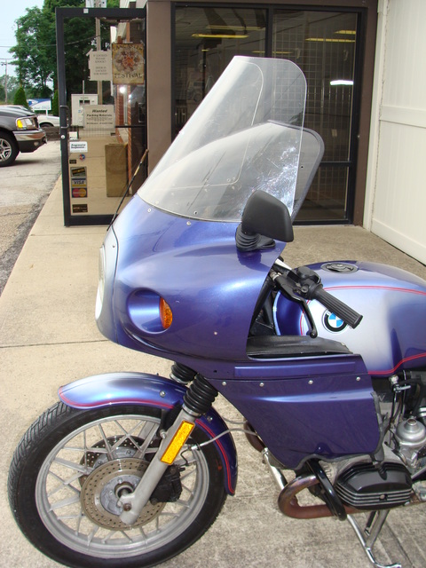 6175202 '81 R100T Rabid, Konis, Krauser, Reynolds  SOLD......6175202 1981 BMW R100T, custom Blue Smoke paint. Rabid Transit Fairing with Lowers. Krauser Saddlebags, Koni Shocks, Reynolds centerstand, Brown Sidestand, Major 10K Service, plus much more.