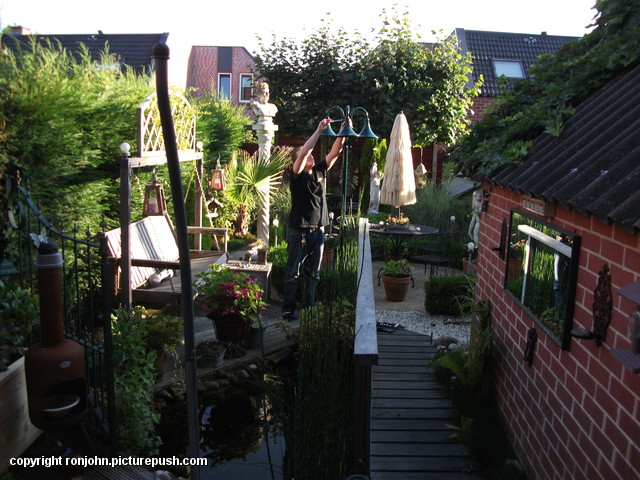 Tuin - nieuwe lantaarn 12-08-15 10 In de tuin 2016