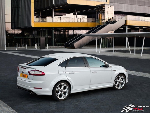 Ford Mondeo Travel