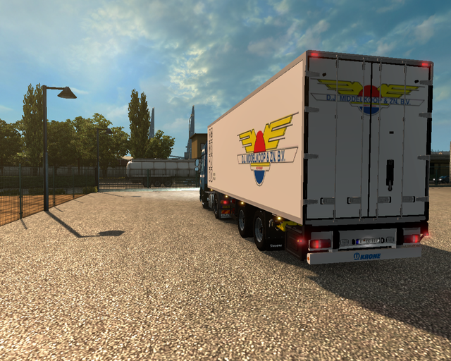 ets2 Daf CF 4x2 + 2 asser Krone D.J prive skin ets2