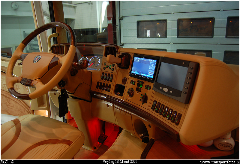 DSC 1216-border - Europe Flyer - Scania R620