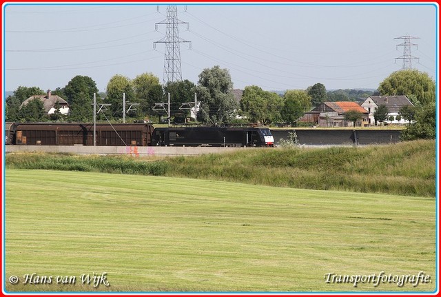 ES 64 F4-090  A-BorderMaker Trein en Bus