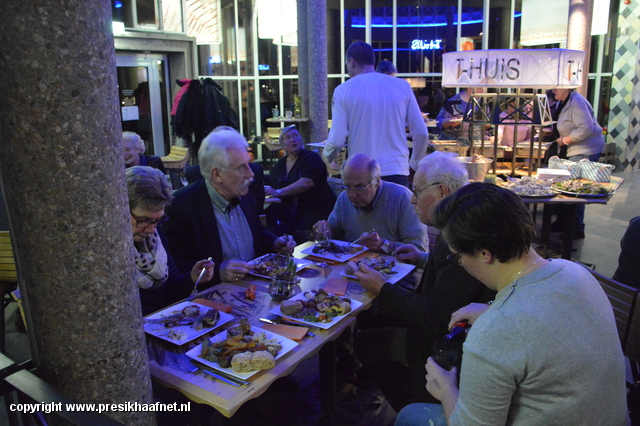 DSC 0063 afscheid wijkplatformleden in T-Huis febr '16