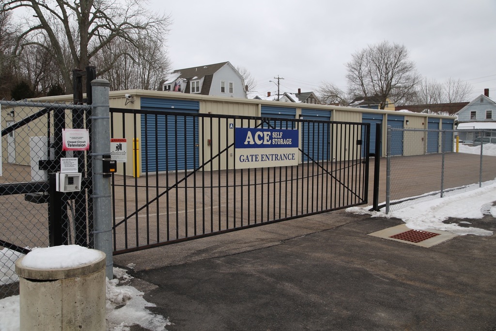 security-gate Westerly Storage