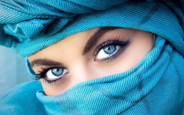 6915663-beautiful-woman-blue-eyes (1).2 JasonSwager