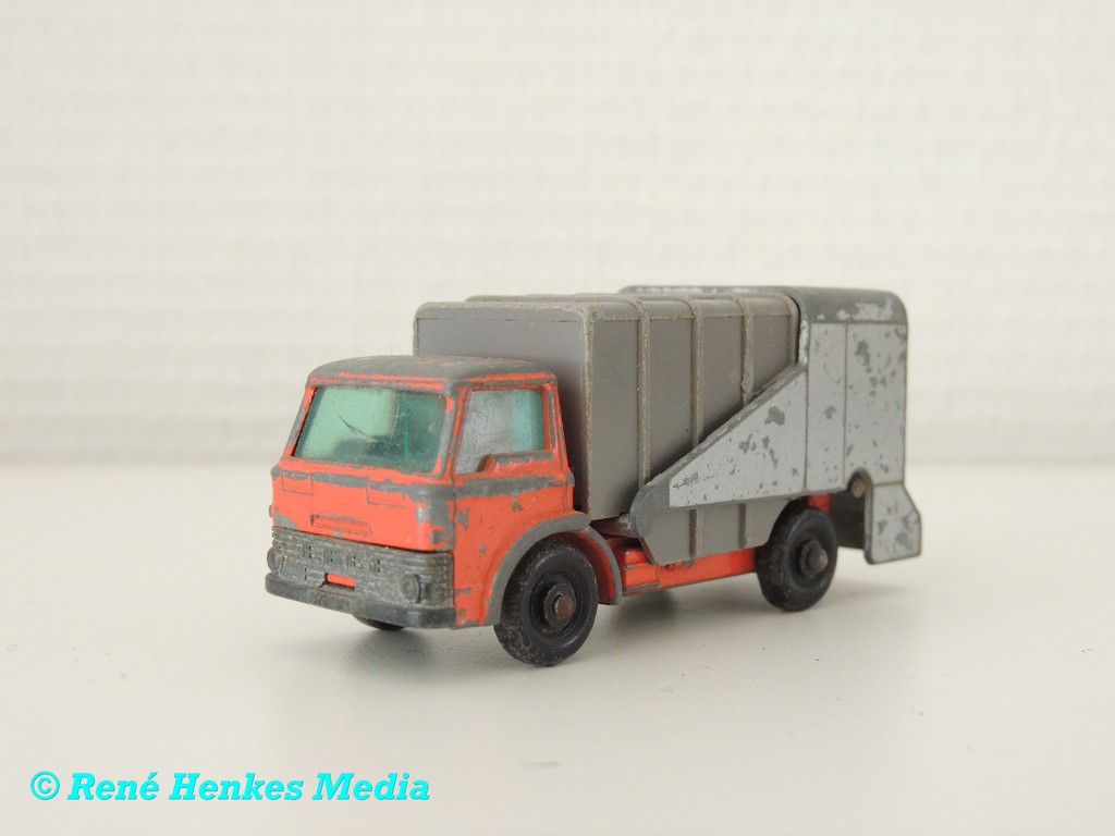 Matchbox Series No. 7 Refuse Truck - 