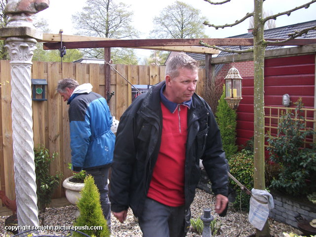 Tuin - Een schoor maken 26-04-16 (07) In de tuin 2016