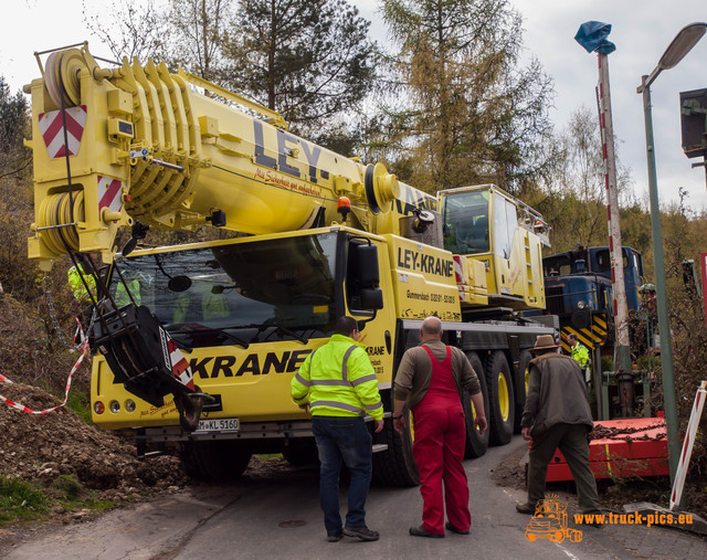 Lok-Transport powered by www.truck-pics.eu-42 Lok-Transport in Hilchenbach, KÃ¼bler & Setzer, Ley-Krane powered by www.truck-pics.eu