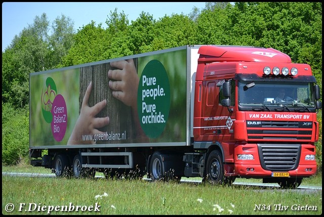 84-BBJ-9 DAF 105 van Zaal-BorderMaker Rijdende auto's 2016