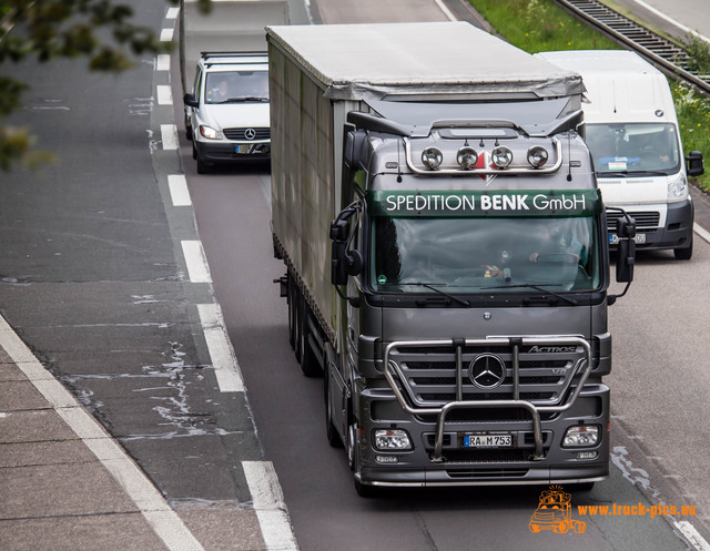 Keep on trucking 2016-6 View from a bridge 2016 powered by www.truck-pics.eu