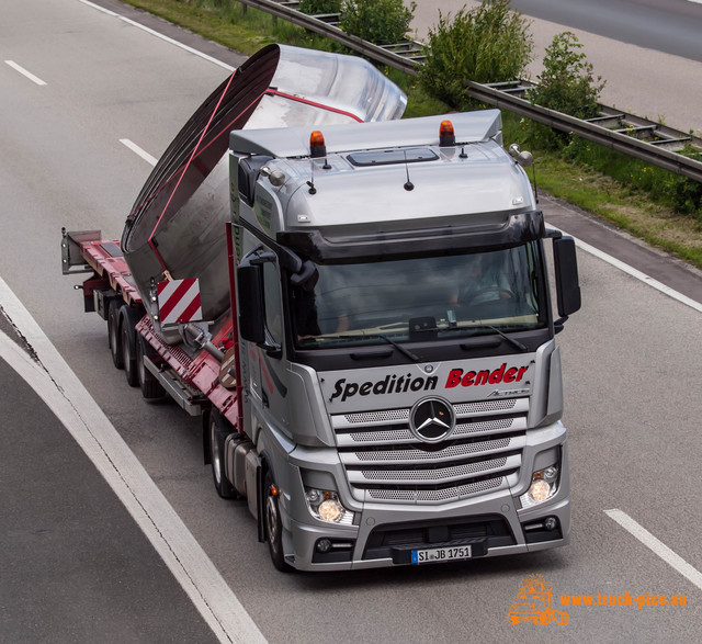 Keep on trucking 2016-115 View from a bridge 2016 powered by www.truck-pics.eu
