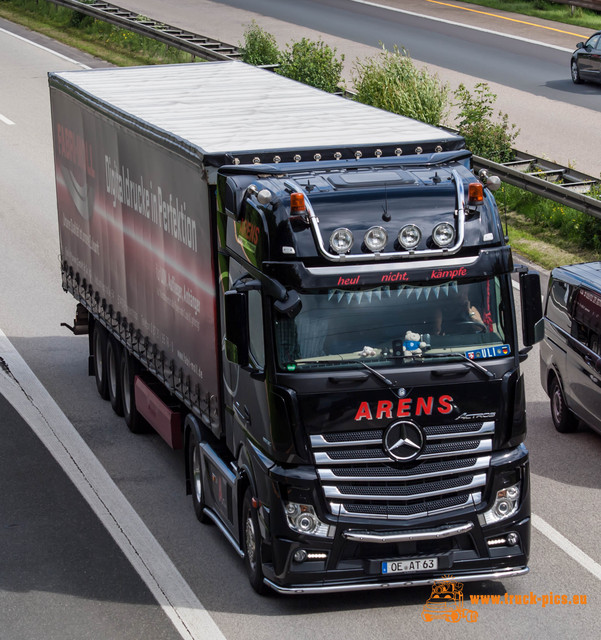 Keep on trucking 2016-119 View from a bridge 2016 powered by www.truck-pics.eu