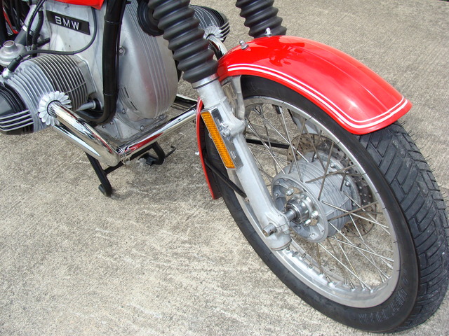1976 R90-1000 (22) 4971818 1976 R90/6 1000cc Custom, RED