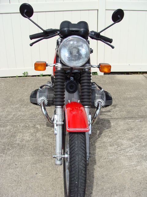 1976 R90-1000 (24) 4971818 1976 R90/6 1000cc Custom, RED