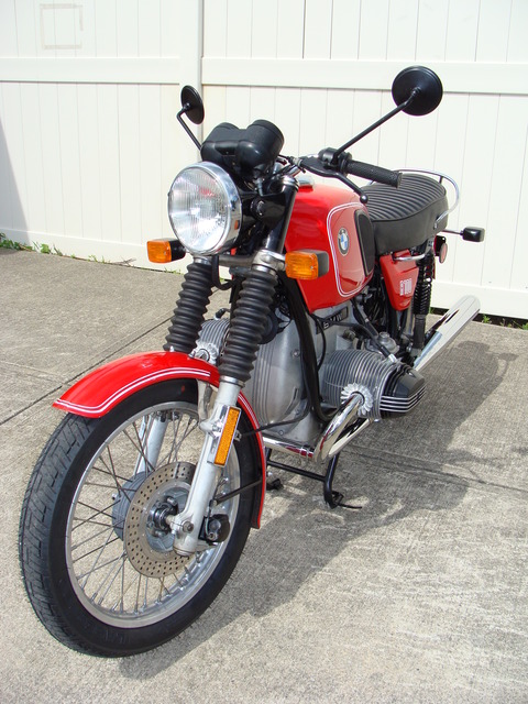 1976 R90-1000 (25) 4971818 1976 R90/6 1000cc Custom, RED