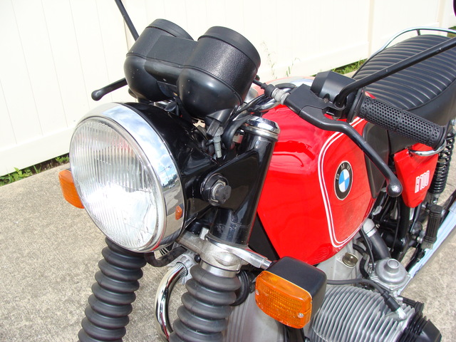1976 R90-1000 (4) 4971818 1976 R90/6 1000cc Custom, RED