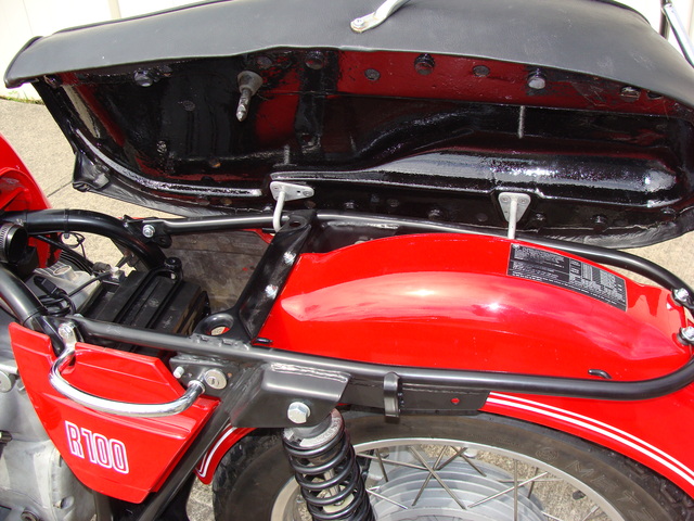 1976 R90-1000 (7) 4971818 1976 R90/6 1000cc Custom, RED