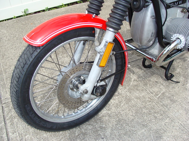 1976 R90-1000 (8) 4971818 1976 R90/6 1000cc Custom, RED