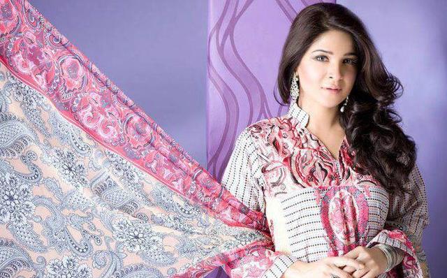 Ayesha-Omer Picture Box