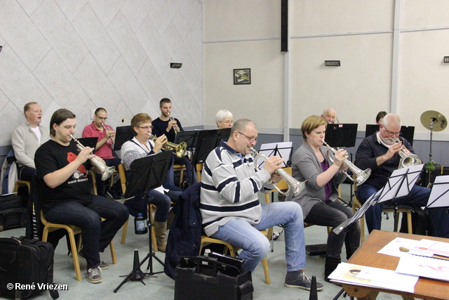 R.Th.B.Vriezen 05-01-2017 0015 Arnhems Fanfare Orkest_NieuwJaars Bijeenkomst na Repetitie_donderdag 5 januari 2017