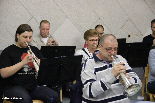 R.Th.B.Vriezen 05-01-2017 0036 Arnhems Fanfare Orkest_NieuwJaars Bijeenkomst na Repetitie_donderdag 5 januari 2017