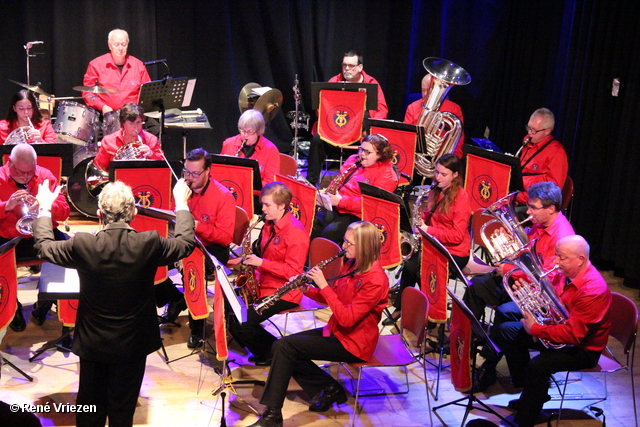 R.Th.B.Vriezen 08-01-2017 0200 Arnhems Fanfare Orkest & Muziekvereniging Heijenoord NieuwJaarsConcert K13 Velp zondag 8 januari 2017