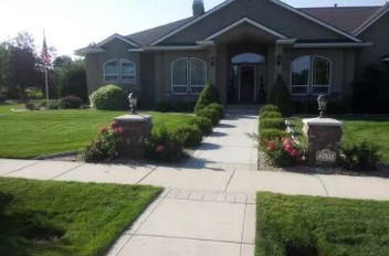 lawn fertilization Zing Idaho