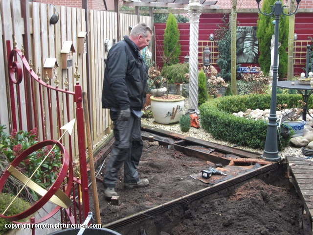 Tuin - Vijver en terras weg 09-02-17 (43) Gazon en de voorbereidingen 09+10+13+14-02-17