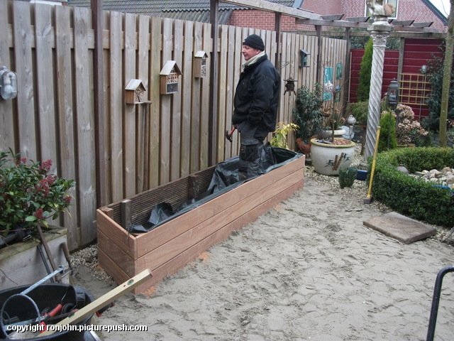 Tuin - Uitvlakken en Hortensiabak 10-02-17 (47) Gazon en de voorbereidingen 09+10+13+14-02-17