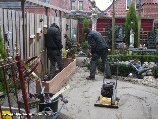 Tuin - Uitvlakken en Hortensiabak 10-02-17 (39) Gazon en de voorbereidingen 09+10+13+14-02-17