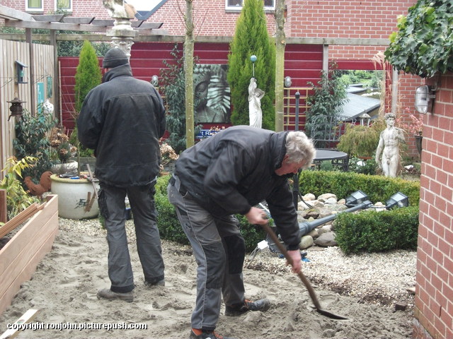 Tuin - Uitvlakken en Hortensiabak 10-02-17 (21) Gazon en de voorbereidingen 09+10+13+14-02-17