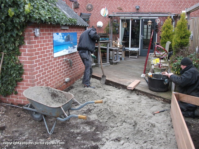 Tuin - Uitvlakken en Hortensiabak 10-02-17 (18) Gazon en de voorbereidingen 09+10+13+14-02-17