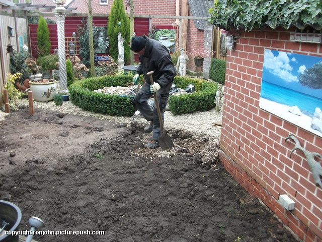 Tuin - Uitvlakken en Hortensiabak 10-02-17 (13) Gazon en de voorbereidingen 09+10+13+14-02-17