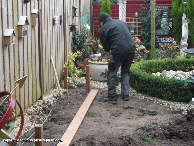 Tuin - Uitvlakken en Hortensiabak 10-02-17 (09) Gazon en de voorbereidingen 09+10+13+14-02-17