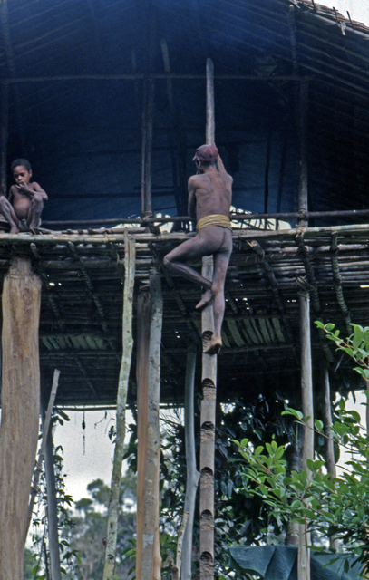 Papua-Asmat-1992-5-II-034bewerkt Dordrecht